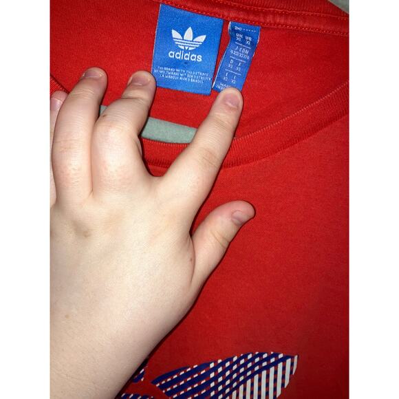 Adidas graphic activewear tee size XL - Picture 3 of 5